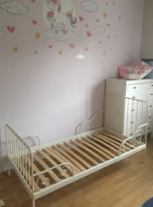 Beyaz renkli demir karyola 1